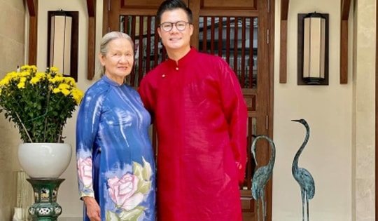 Quang Dũng bật khóc trong khoảnh khắc nhìn mẹ yếu ớt, tiếc vì con trai không được nhìn bà nội lần cuối