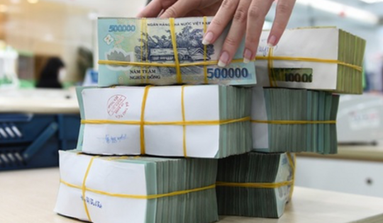 Lãi suất BIDV, HDBank cao nhất: Gửi tiết kiệm 300 triệu đồng nhận lãi bao nhiêu?