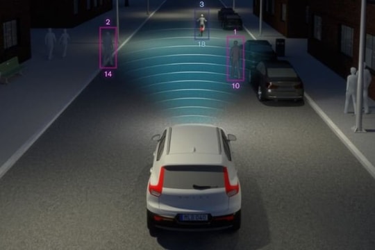 Những trang bị công nghệ giúp lái xe an toàn khi trời mưa