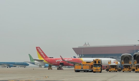 Khách đi máy bay tăng mạnh, Cục Hàng không yêu cầu nâng cao chất lượng dịch vụ bay, xử nghiêm trường hợp bán vé máy bay không đúng giá