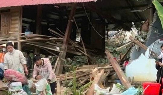 Nghe tiếng động lớn, cặp vợ chồng lao ra khỏi nhà, thoát chết trong gang tấc