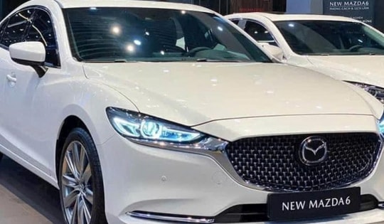 Giá lăn bánh Mazda6 mới nhất giảm sâu, rẻ hơn hẳn Toyota Camry, Honda Accord sợ không so lại doanh số