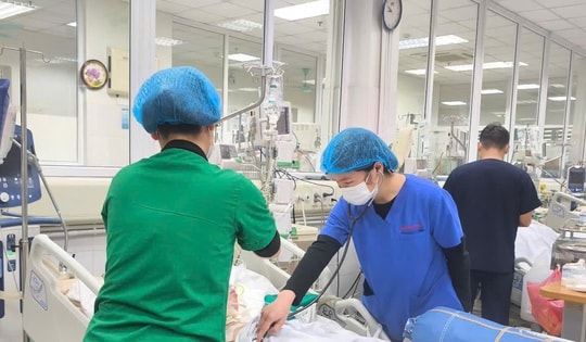 Tự điều trị mụn trứng cá, thiếu nữ 15 tuổi sốc nhiễm khuẩn, nguy kịch