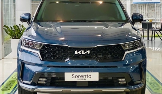 Giá lăn bánh Kia Sorento mới nhất rẻ kỷ lục, có mẫu giảm tới cả trăm triệu, Hyundai SantaFe và Ford Everest lo sợ thua doanh số