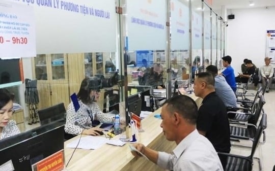 Những trường hợp nào phải đổi giấy phép lái xe năm 2025? Thủ tục cấp đổi giấy phép lái xe sang mẫu mới cần lưu ý gì?