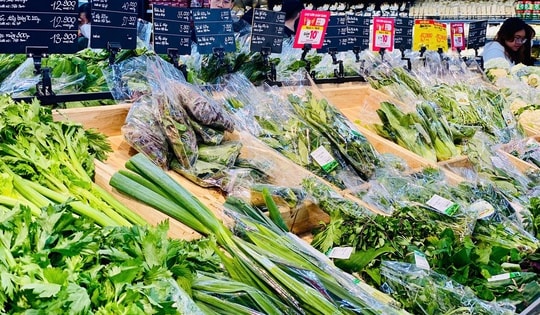 Mưa nồm kèm rét kéo dài, giá rau xanh tăng cao