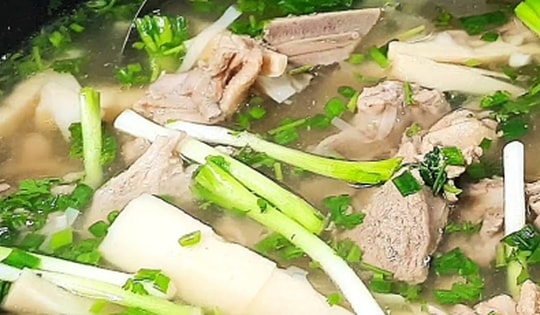 Cách nấu canh măng vịt đơn giản tại nhà