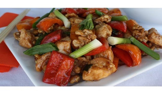 Bật mí cách làm vài món ngon khó cưỡng với ‘vua của các loại hạt’, tốt với người bị gout và kiểm soát đường huyết