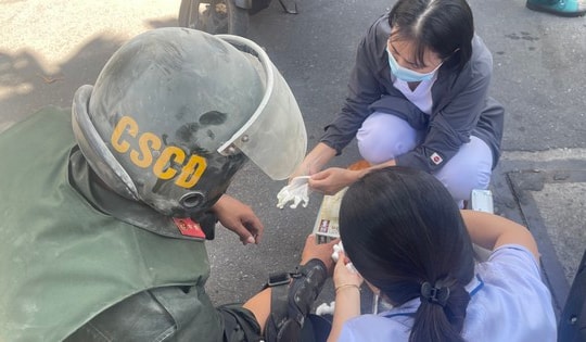 Bắt đối tượng đốt xe, đâm trọng thương cảnh sát cơ động