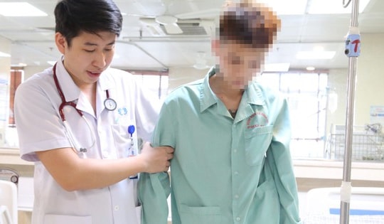 Nam thanh niên 21 tuổi ở Phú Thọ đang khỏe mạnh bất ngờ liệt nửa người, đột quỵ do nhồi máu não trong đêm