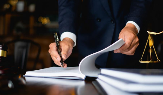 Bảo vệ quyền lợi lao động của bạn với Russin & Vecchi