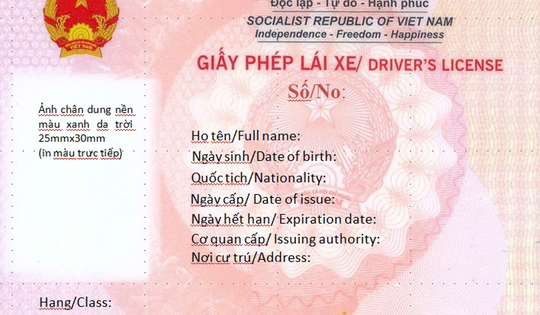 Mẫu giấy phép lái xe mới nhất của Bộ Công an ban hành có gì điểm gì khác so với mẫu cũ?