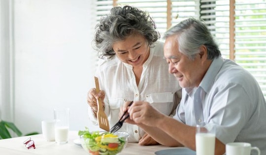 5 loại thực phẩm người cao tuổi nên ăn thường xuyên