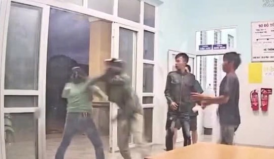 Đề nghị công an điều tra nhóm người đánh nhân viên y tế