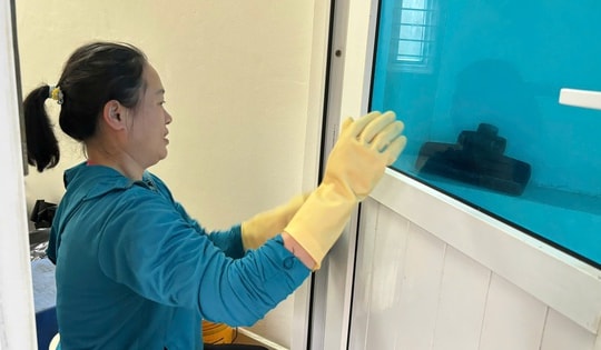 Mùa nồm ẩm, người Hà Nội đua nhau vệ sinh nhà cửa theo giờ phòng tránh bệnh tật, dịch vụ này giá 'leo thang' ra sao?