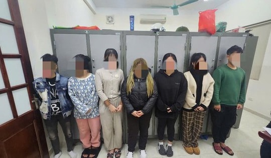 Thiếu nữ 17 tuổi bị đánh hội đồng ở Hà Nội: Khởi tố 2 đối tượng