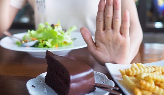 5 thực phẩm người bị viêm khớp nên tránh