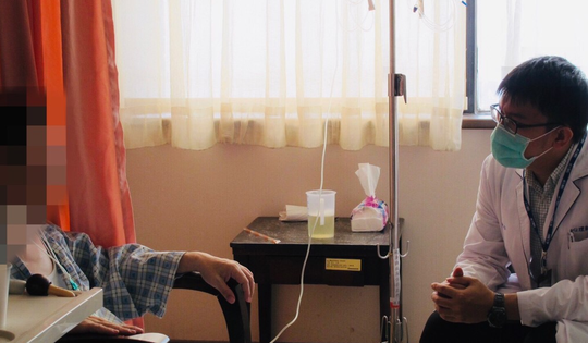 Một gia đình có nhiều người qua đời vì ung thư thừa nhận một thói quen nhiều người Việt mắc phải