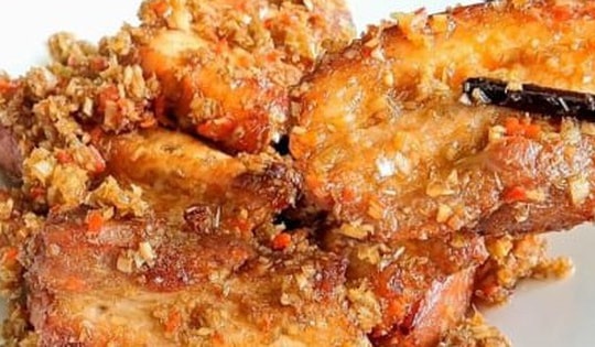 Cách làm món thịt ba rọi chiên sả ớt thơm ngon khó cưỡng