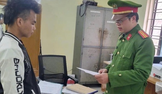 Bắt đối tượng truy nã khi đang lẩn trốn tại nhà