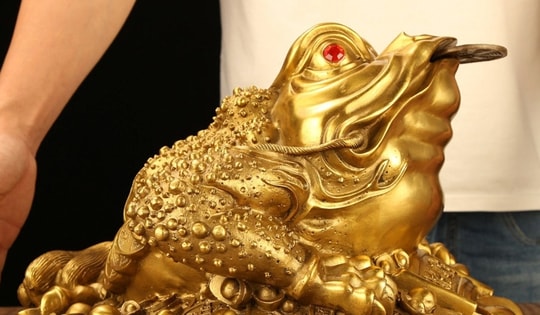 Vật phẩm phong thủy phòng khách giúp 12 con giáp chiêu tài lộc