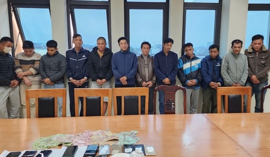 Đang 'sát phạt' ở chòi nuôi cá bị cảnh sát hình sự ập vào bắt quả tang