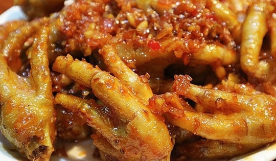 Đây mới là cách làm món chân gà chiên mắm tỏi ngon tuyệt cú mèo