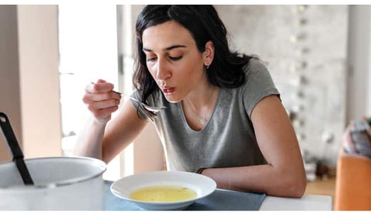 Người bị co thắt thực quản cần chú ý gì trong chế độ ăn?