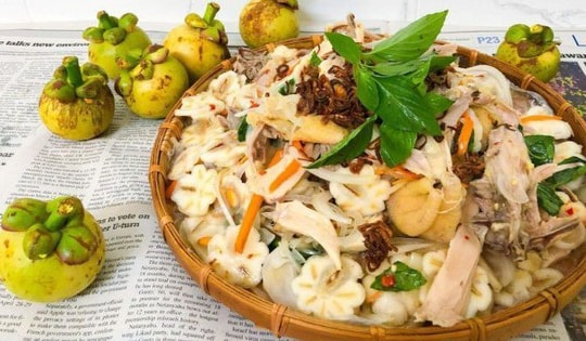 Cách làm gỏi gà măng cụt giải nhiệt tại nhà