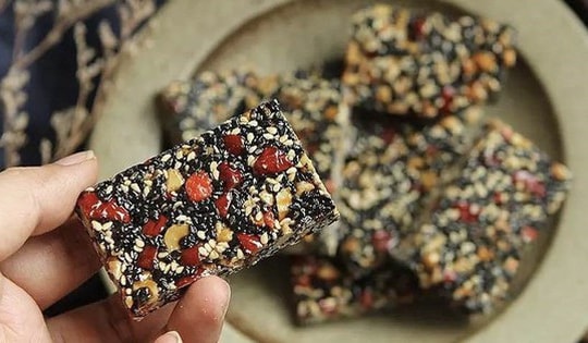 Phụ nữ nên ăn món này thường xuyên: Làm dễ, càng nhai càng ngon lại giúp dưỡng ẩm, bổ khí huyết, da trắng hồng