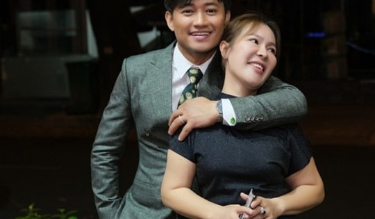 Vợ NSƯT Quý Bình lộ vẻ tiều tụy sau lễ tang chồng