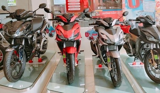 Giá xe máy Honda mới nhất giảm cực mạnh, SH, Vision và Air Blade rẻ kỷ lục, thậm chí có loại dưới cả niêm yết