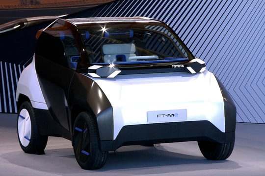 Mẫu xe Toyota FT-Me bé như xe golf, người từ 14 tuổi lái được