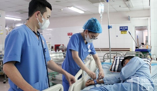 Hai anh em ruột nhập viện cấp cứu nghi ngờ do uống thuốc nam