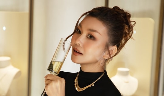 Vợ chồng Thanh Hằng không rời nửa bước khi đi sự kiện