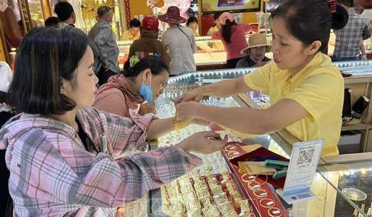 Cẩn trọng mua vàng vùng đỉnh