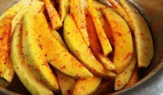 Một số cách làm nước sốt chấm xoài chua cay, ngon miệng