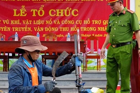 Công an Bình Thuận tiêu hủy hơn 4.000 loại vũ khí, vật liệu nổ và công cụ hỗ trợ