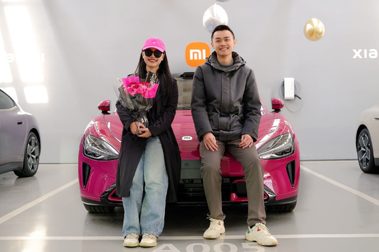 Xiaomi SU7 đạt mốc 200.000 xe, lần đầu có màu hồng cánh sen độc lạ