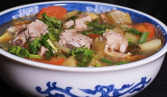 Bật mí cách nấu canh cải chua sườn non ngon mềm hấp dẫn