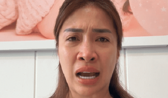 Ca sĩ Pha Lê bật khóc kể về áp lực trầm cảm và tuổi thơ bị đòn roi