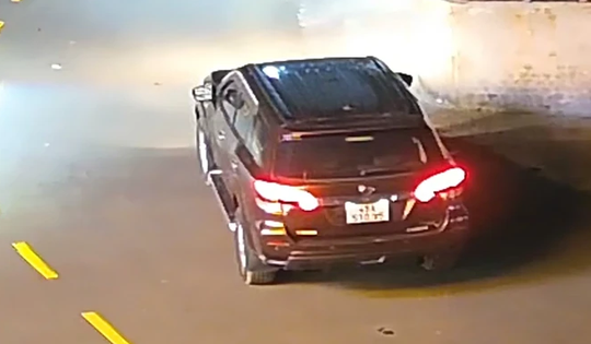 Công an truy tìm ô tô gây tai nạn chết người rồi bỏ trốn