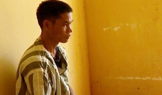 Kẻ dùng xăng đốt vợ đối diện hình phạt nào?