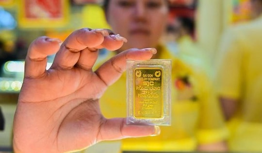 Giá vàng hôm nay rơi bất ngờ, vàng nhẫn Bảo Tín Minh Châu, PNJ, Doji giảm một mạch hơn 3 triệu đồng