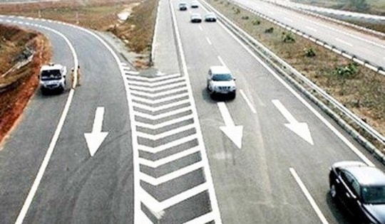 Lái xe đè vạch xương cá bị phạt bao nhiêu tiền?