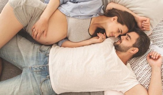 Bà bầu lên đỉnh có ảnh hưởng tới thai nhi?