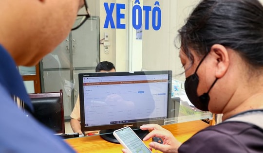 Tại sao người dân nên thực hiện cấp, đổi giấy phép lái xe bằng hình thức trực tuyến?