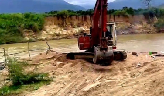 Phát hiện 8 điểm khai thác cát lậu tại một huyện