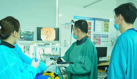 Thờ ơ về dấu hiệu ung thư, người phụ nữ suýt tử vong trên bàn mổ cấp cứu