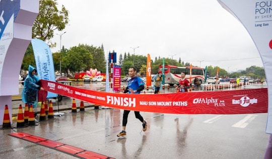 Chạy đường núi Mẫu Sơn - Phải bền bỉ đến đâu mới có thể về đích